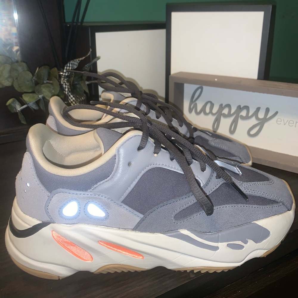 YEEzy boost 700 (Magnet)